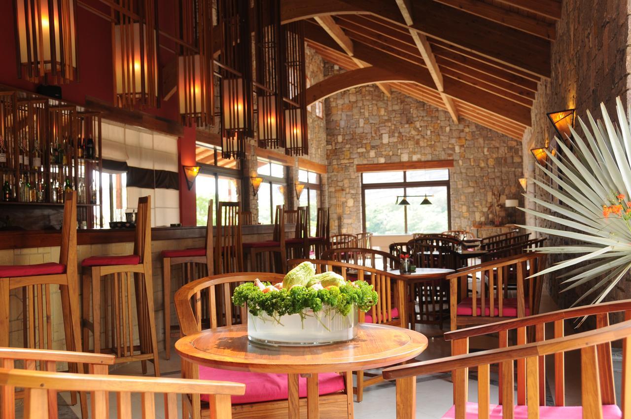 Le Jardin Du Roy 호텔 Ranohira 외부 사진