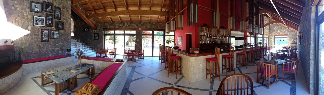 Le Jardin Du Roy 호텔 Ranohira 외부 사진
